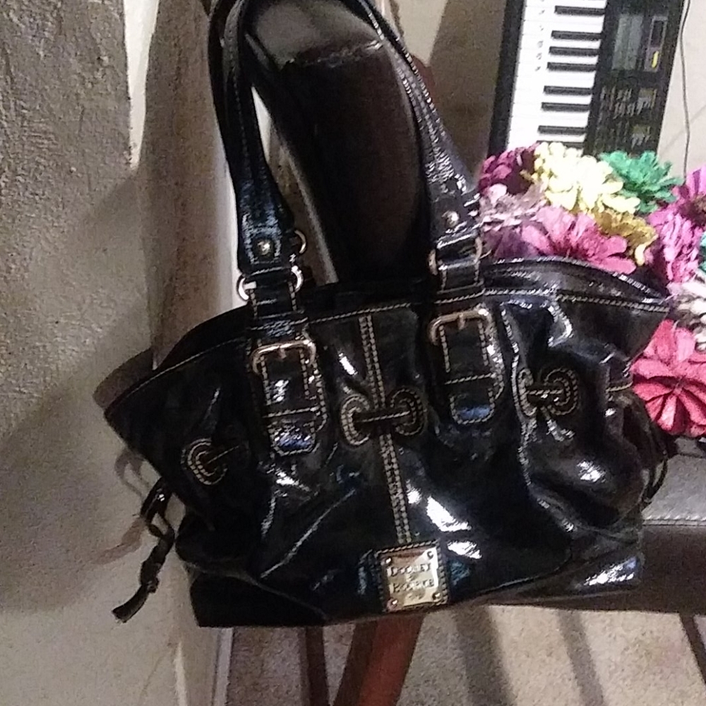Dooney & bourke bag